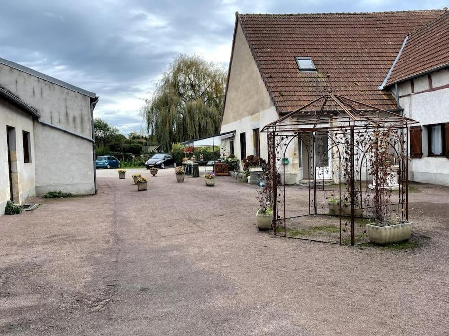 Charmant T2 Au 1Er Dans Residence Avec Parc Arbore Saint-Pierre-le-Moûtier Exteriér fotografie